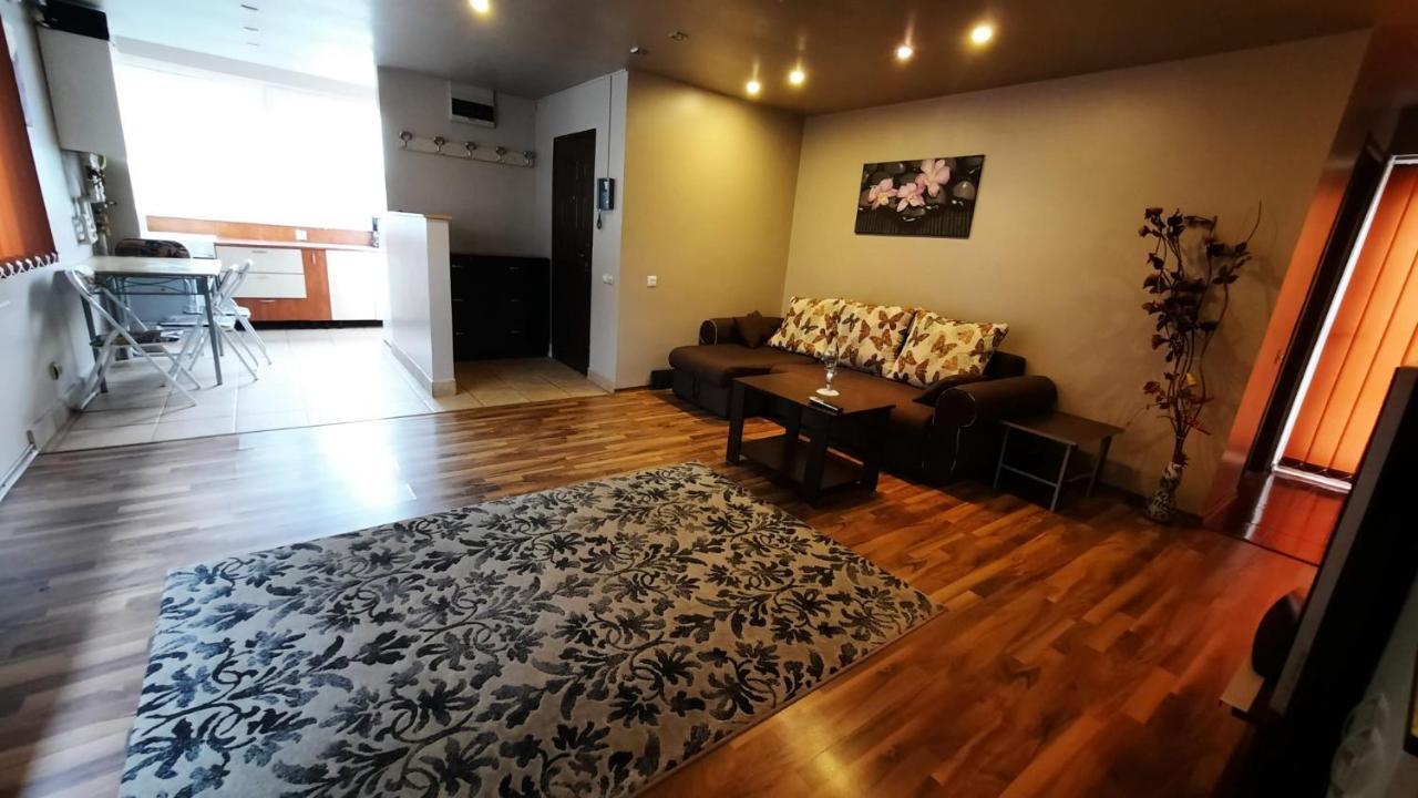 Apartament Laurentiu - etaj.1 Bukareszt Zewnętrze zdjęcie