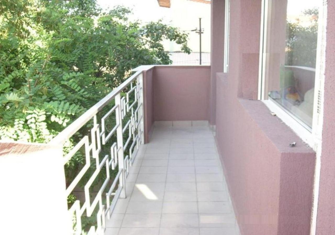 Apartament Laurentiu - etaj.1 Bukareszt Zewnętrze zdjęcie