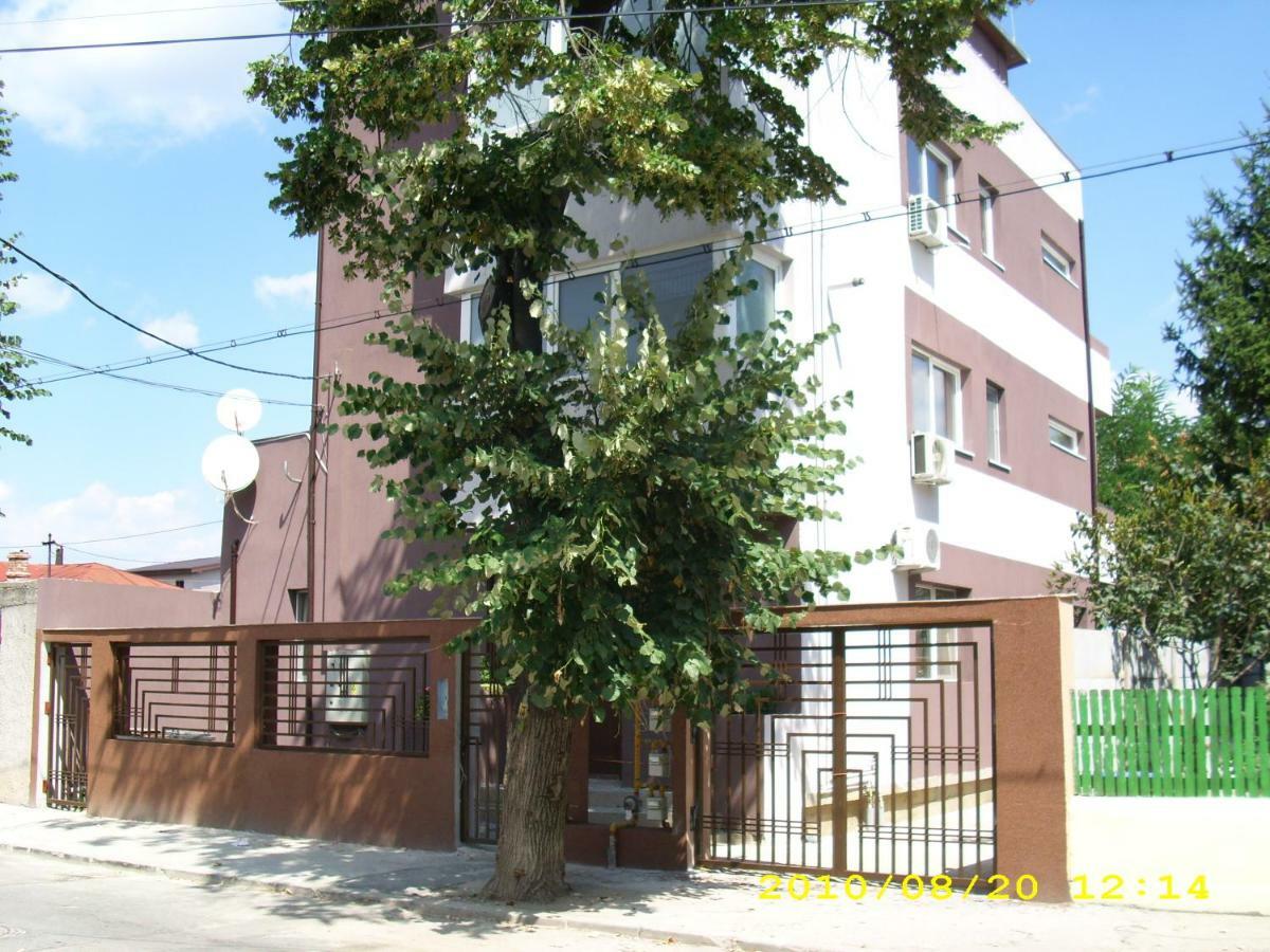 Apartament Laurentiu - etaj.1 Bukareszt Zewnętrze zdjęcie